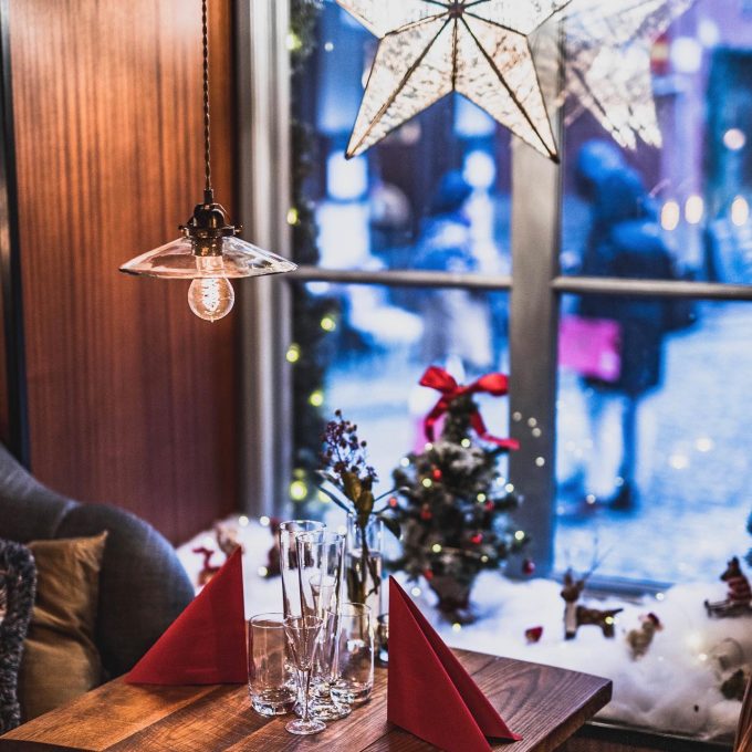 jullunch traditionellt julbord stockholm stortorgskallaren