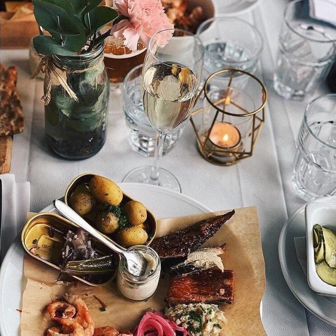 restaurang utanfor tull rokeriet fjaderholmarna
