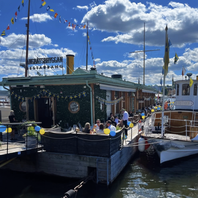 midsommar restaurang angbatsbryggan stockholm