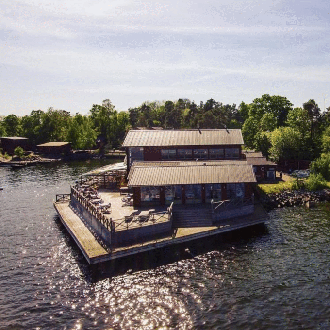 midsommar restaurang stockholm fjaderholmarna