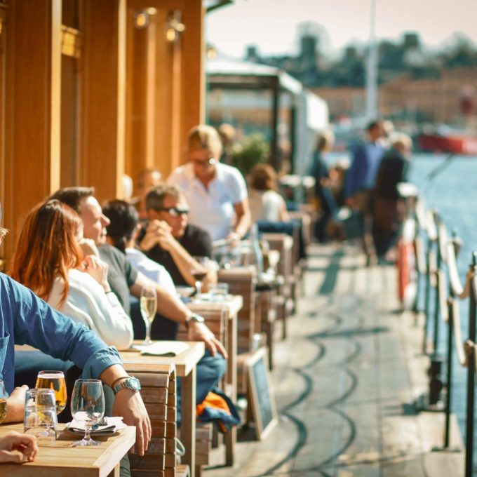 harliga-sommarrestauranger-i-stockholm-angbatsbryggan