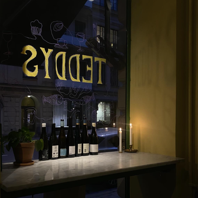 intim bar stockholm teddys