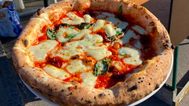 Mat-pa-Way-Out-West-Lilla-Napoli-pop-up