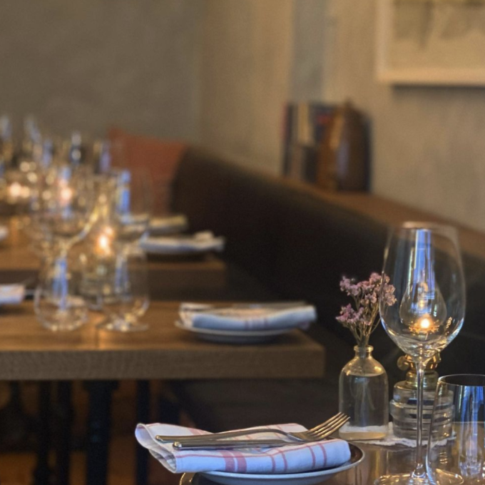 mysiga restauranger stockholm voisine