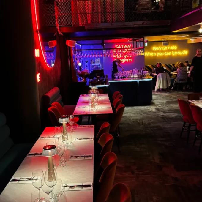 rolig restaurang stockholm art