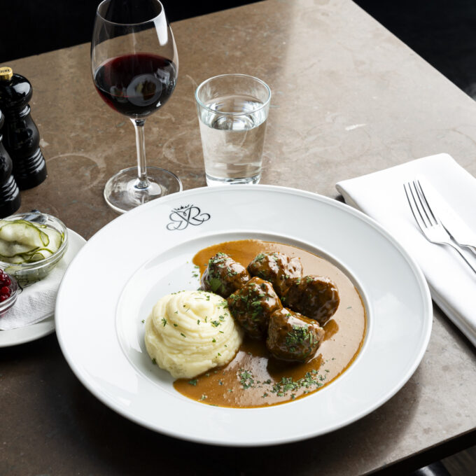 kottbullar restaurang stockholm riche