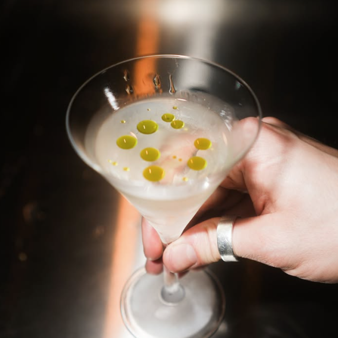 haktet cocktailbar vanster