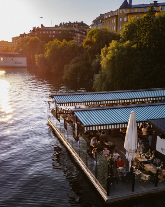 debaser pontonen uteservering stockholm