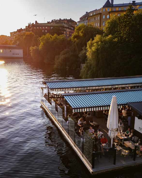 debaser pontonen uteservering stockholm