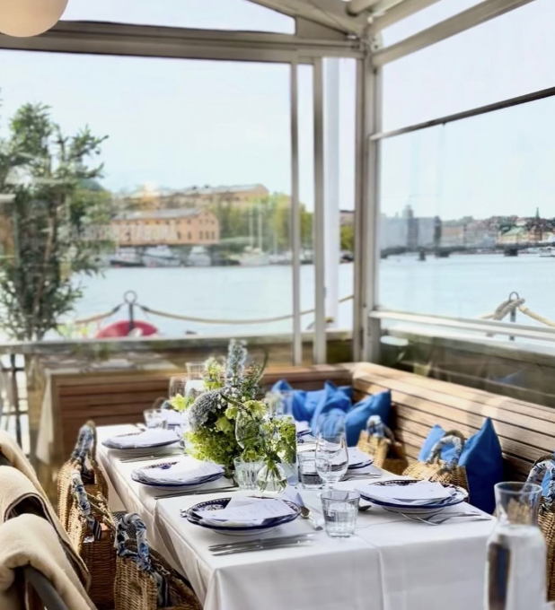ponton stockholm angbatsbryggan