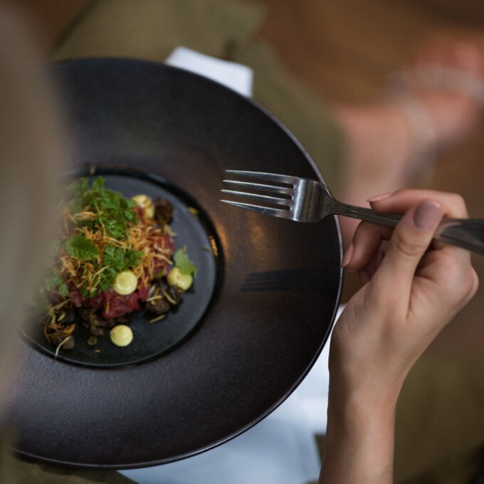 Artonnittiosju umea restaurang